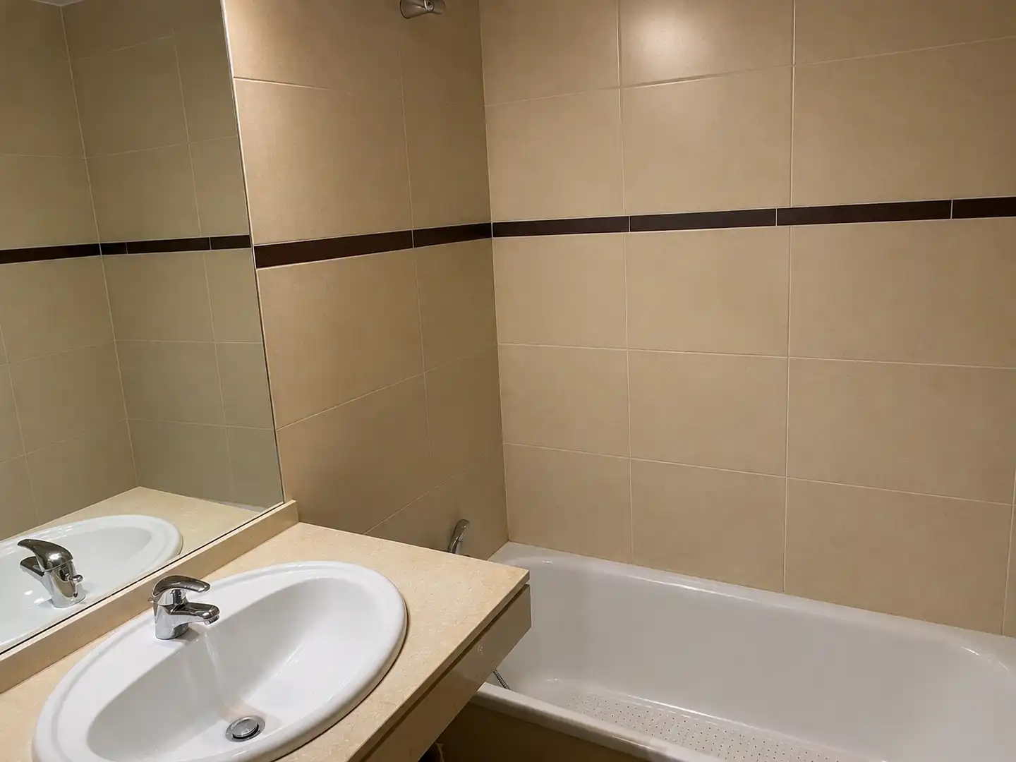 Piso en venta en Avenida de la Gavia, Ensanche de Vallecas - La Gavia Baño de Piso en venta en Madrid con Aire acondicionado, Calefacción y Jardín privado