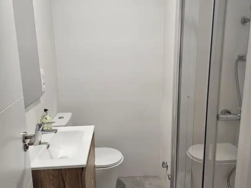Piso en venta en Avenida de Castilla, 8b, Plan Sur - Amistad Baño de Piso en venta en Guadalajara Capital con Terraza y Balcón