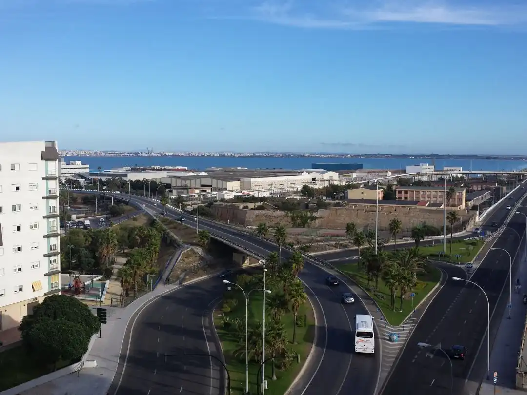 Flat for rent in Avenida Periodista Beatriz Cienfuegos, 26, Paseo Marítimo - San José - La Laguna Exterior view of Flat for rent in Cádiz with Terrace and Furnished