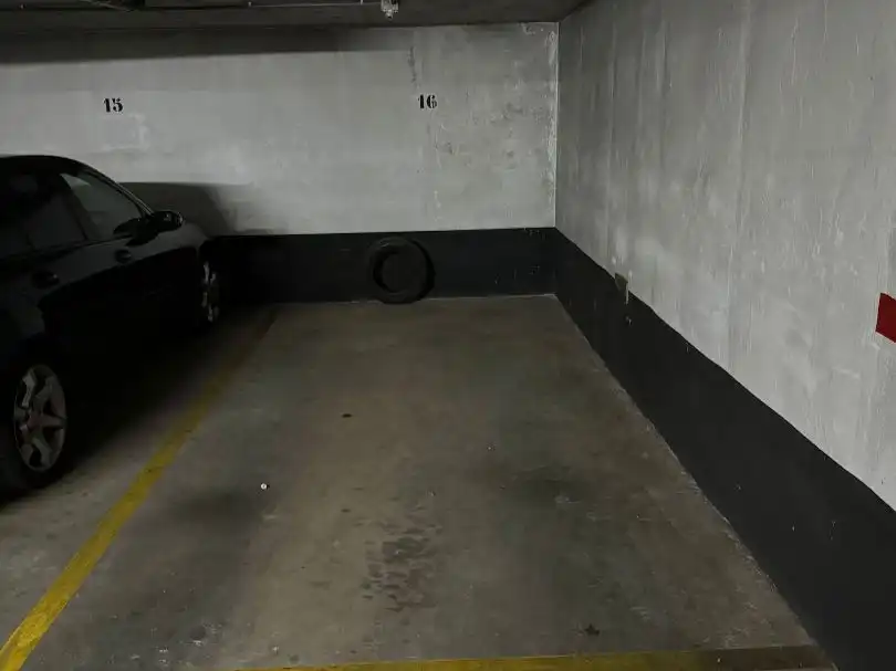 Parkplatz von Wohnung zur Miete in Cáceres Capital mit Klimaanlage und Terrasse