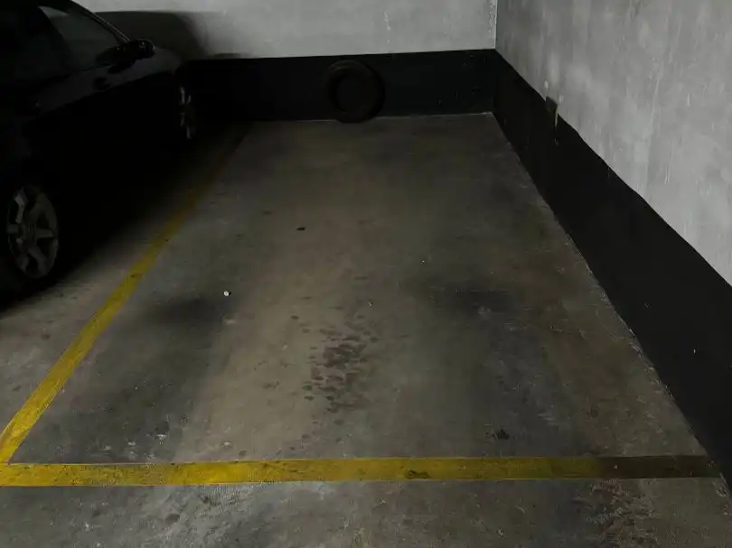 Parkplatz von Wohnung zur Miete in Cáceres Capital mit Klimaanlage und Terrasse