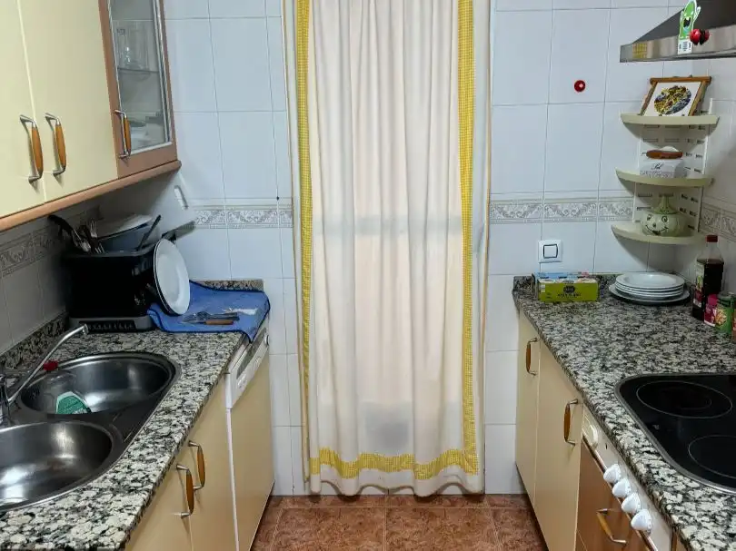 Küche von Wohnung zur Miete in Cáceres Capital mit Klimaanlage und Terrasse
