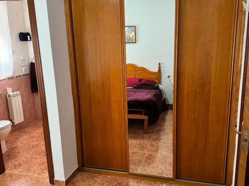 Schlafzimmer von Wohnung zur Miete in Cáceres Capital mit Klimaanlage und Terrasse