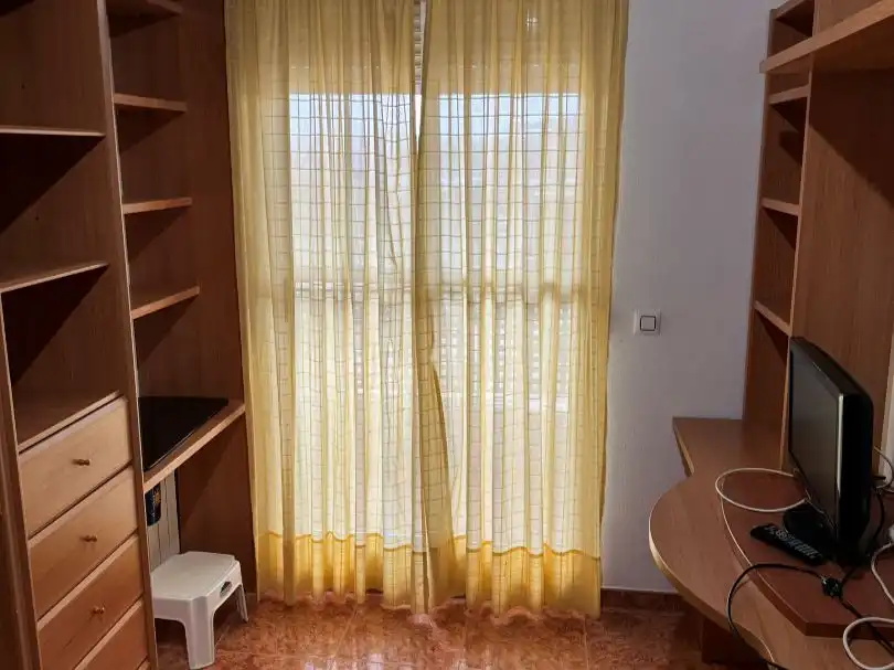 Schlafzimmer von Wohnung zur Miete in Cáceres Capital mit Klimaanlage und Terrasse