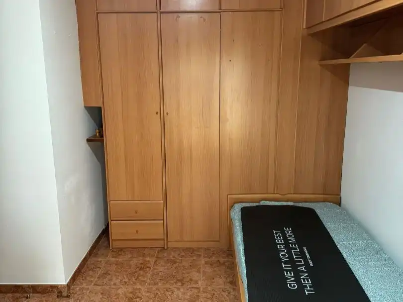 Schlafzimmer von Wohnung zur Miete in Cáceres Capital mit Klimaanlage und Terrasse