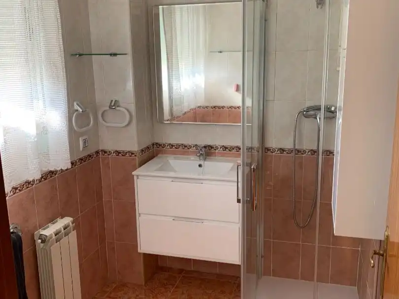 Piso de alquiler en Calle San Petersburgo, 14, Nuevo Cáceres Baño de Piso de alquiler en Cáceres con Aire acondicionado, Calefacción y Terraza