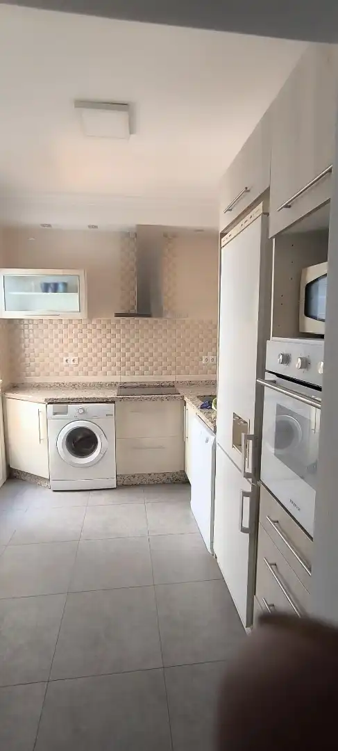 Cocina de Casa adosada de alquiler en Coria del Río con Aire acondicionado, Terraza y Trastero