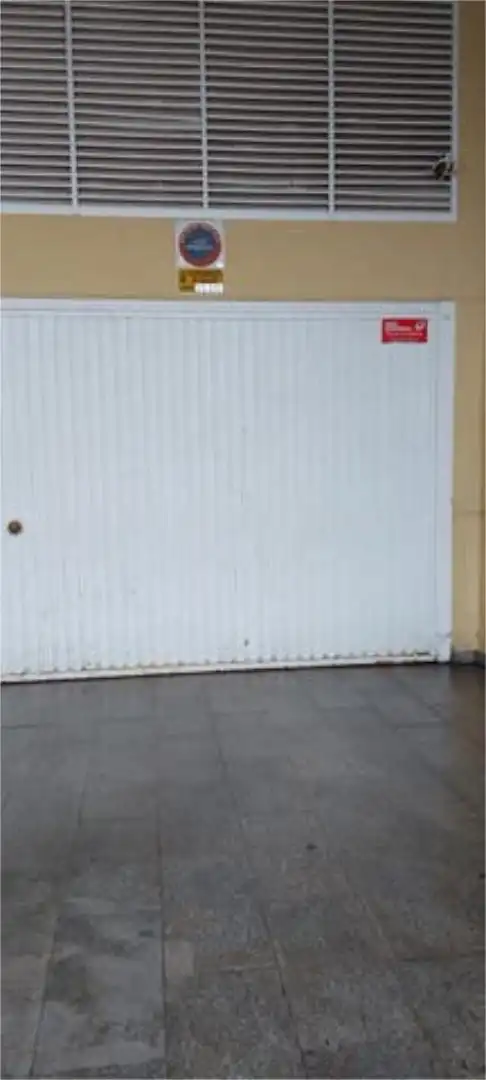 Exterior view of Garage for rent in Badajoz