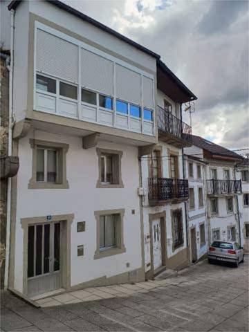 Casa-chalet en Venta en Viveiro
