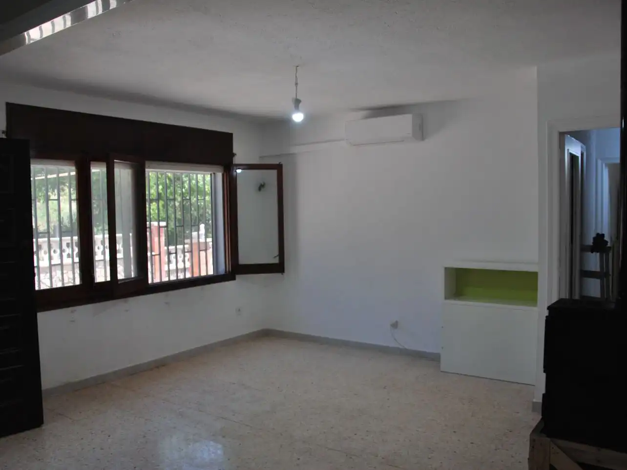Sala de estar de Casa o chalet en venta en Sant Feliu de Buixalleu con Aire acondicionado, Calefacción y Jardín privado