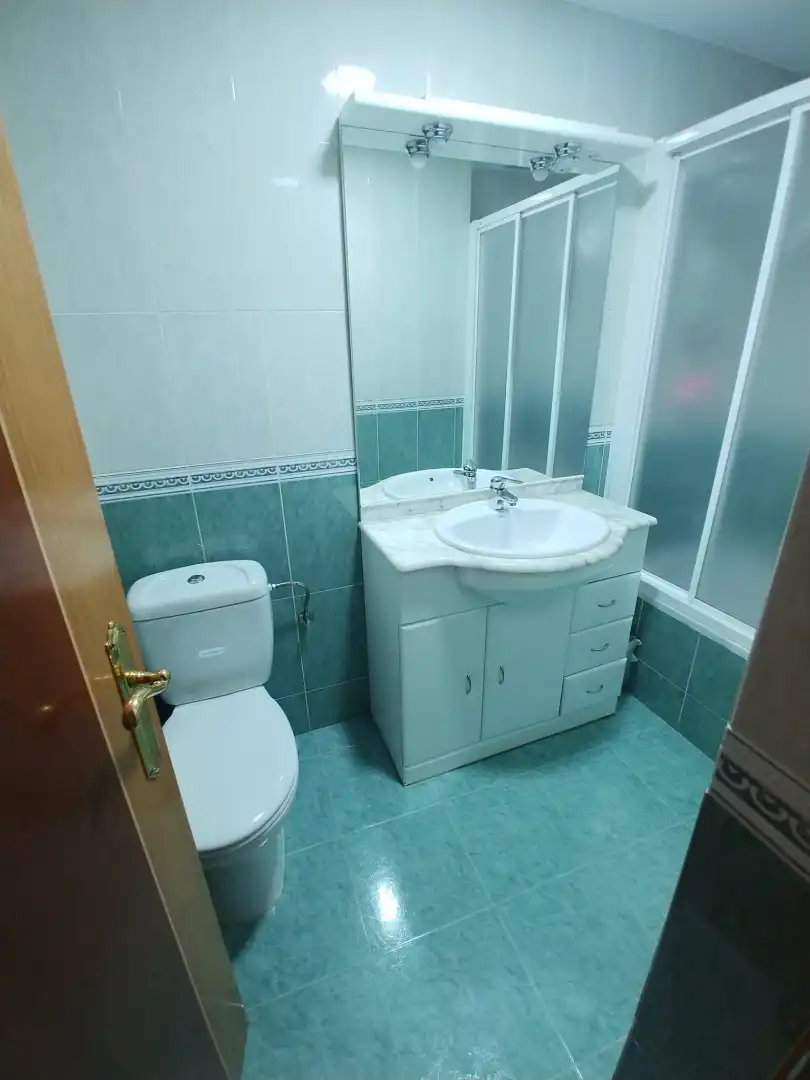 Piso en venta en Calle Juan Antonio Simón, 18, Soria Capital Baño de Piso en venta en Soria Capital con Terraza y Balcón