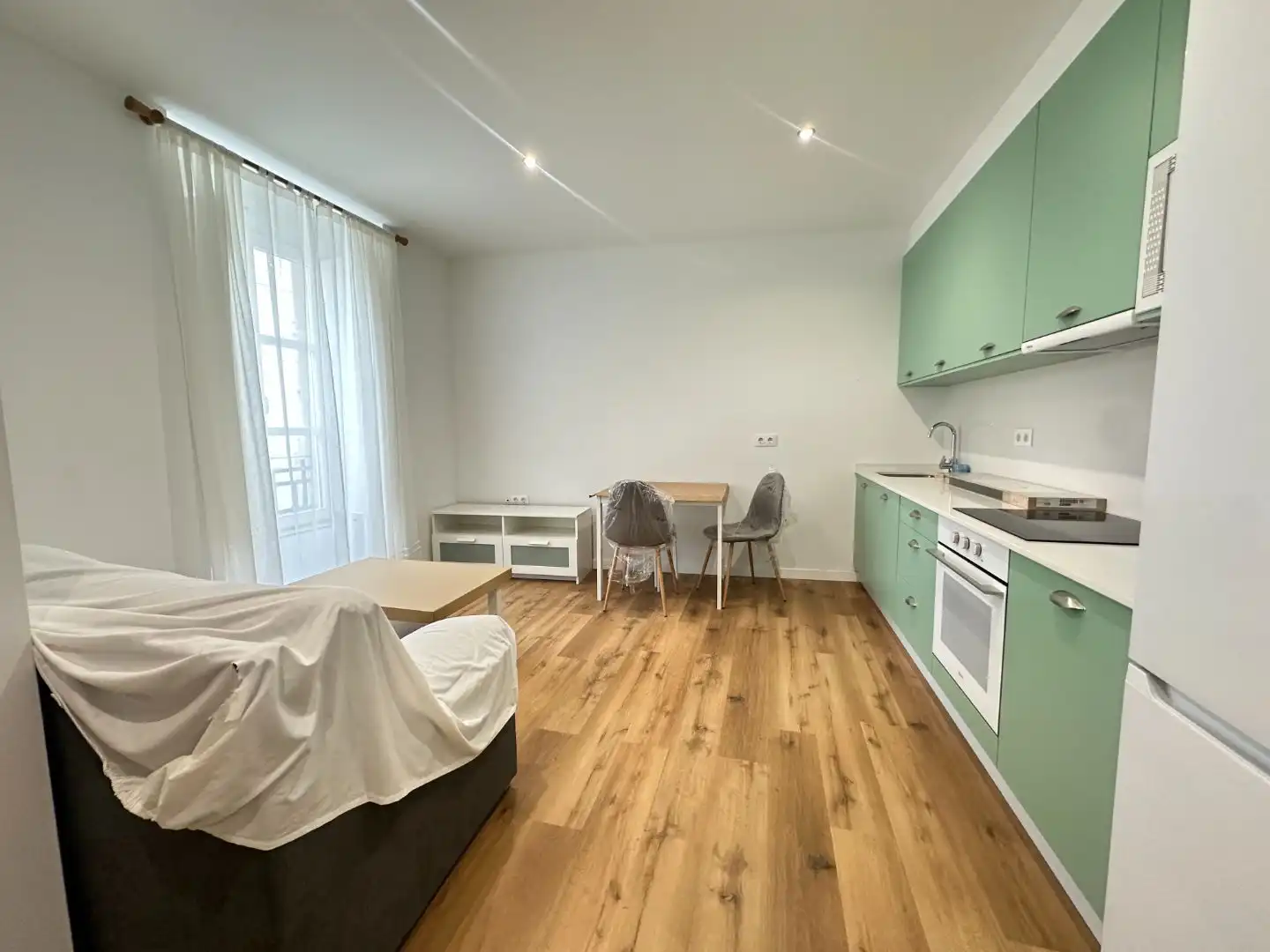 Pis de lloguer a Rúa de Bonaval, 21, Campus Norte - San Caetano Cuina de Pis de lloguer en Santiago de Compostela amb Aire condicionat, Calefacció i Parquet