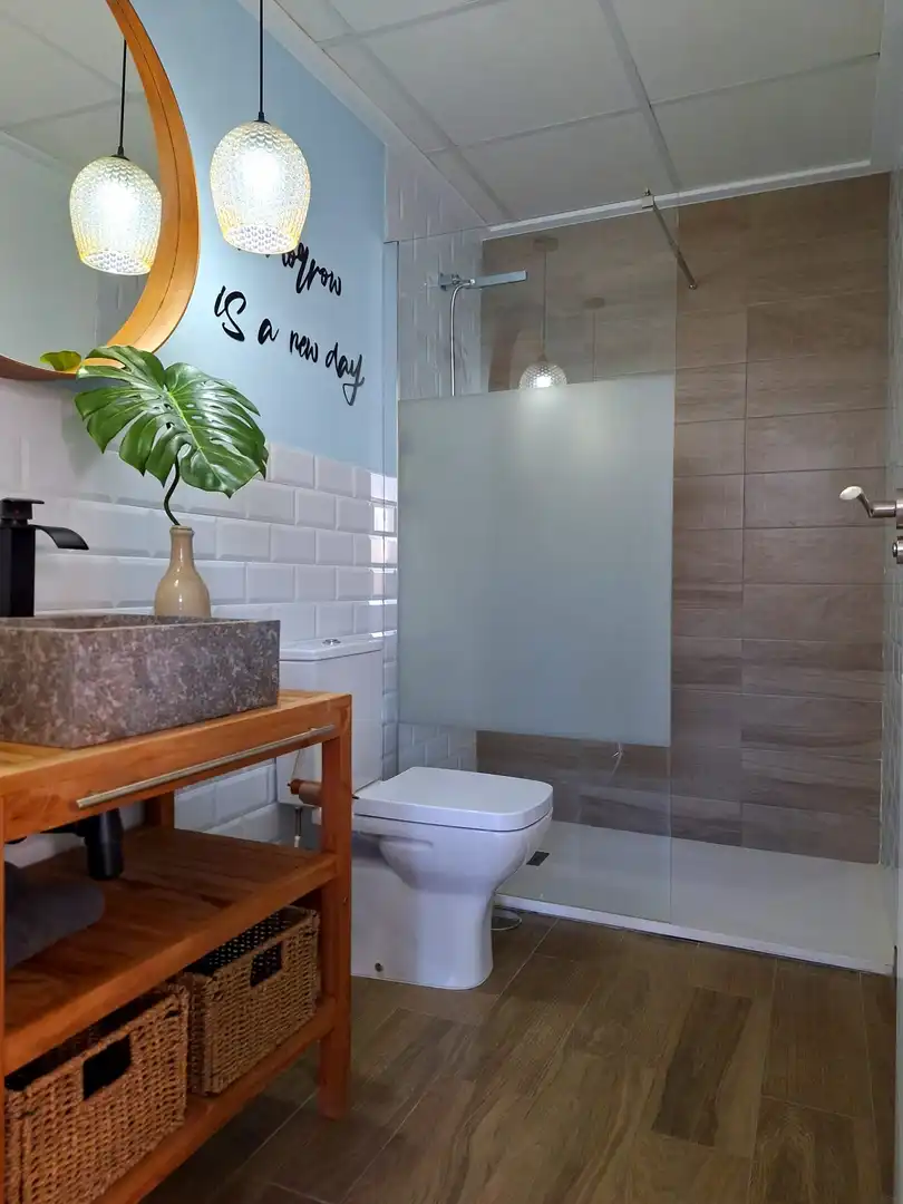 Casa o chalet de alquiler en Carrer Ventura Selva Gonzalez, 9, Monte y Mar Baño de Casa o chalet de alquiler en Santa Pola con Aire acondicionado, Terraza y Piscina