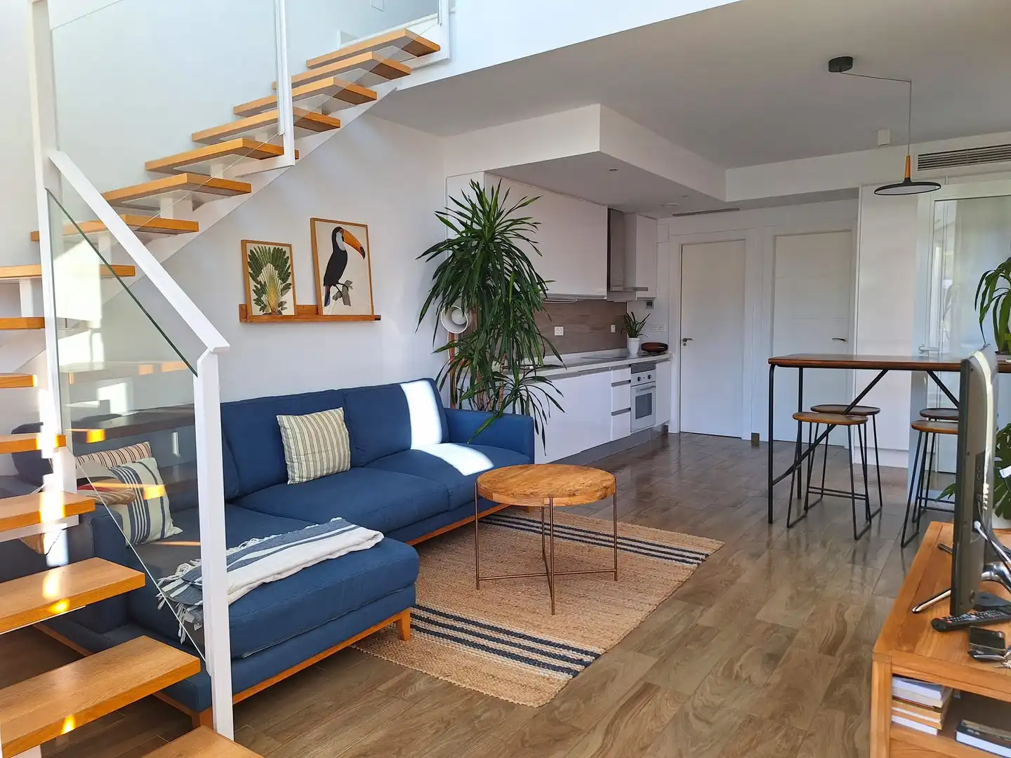 Casa o chalet de alquiler en Carrer Ventura Selva Gonzalez, 9, Monte y Mar Sala de estar de Casa o chalet de alquiler en Santa Pola con Aire acondicionado, Terraza y Piscina
