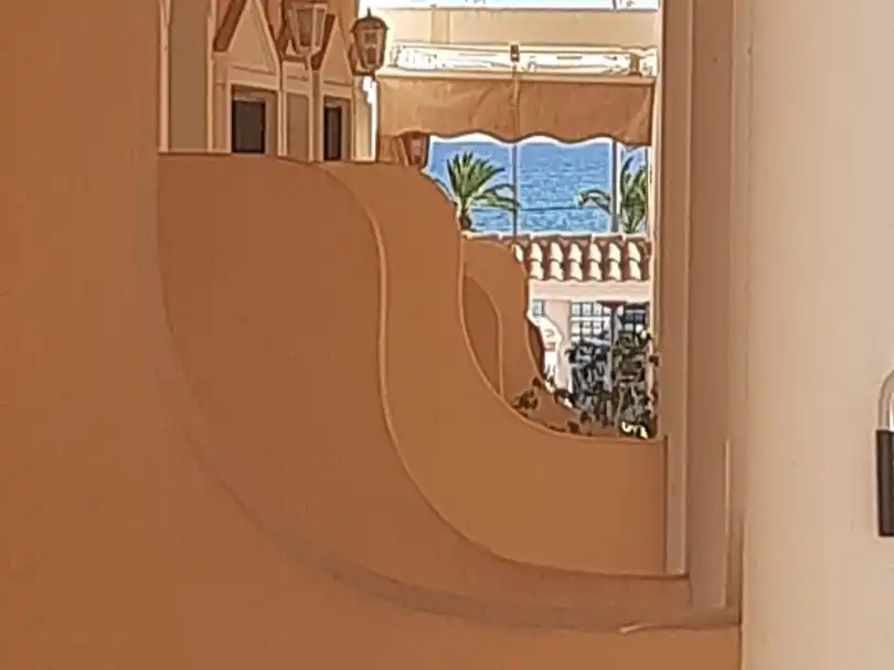 Casa adosada de lloguer a Avinguda de Portugal, 79, Calas Santiago Bernabéu Terrassa de Casa adosada de lloguer en Santa Pola amb Terrassa, Piscina i Moblat