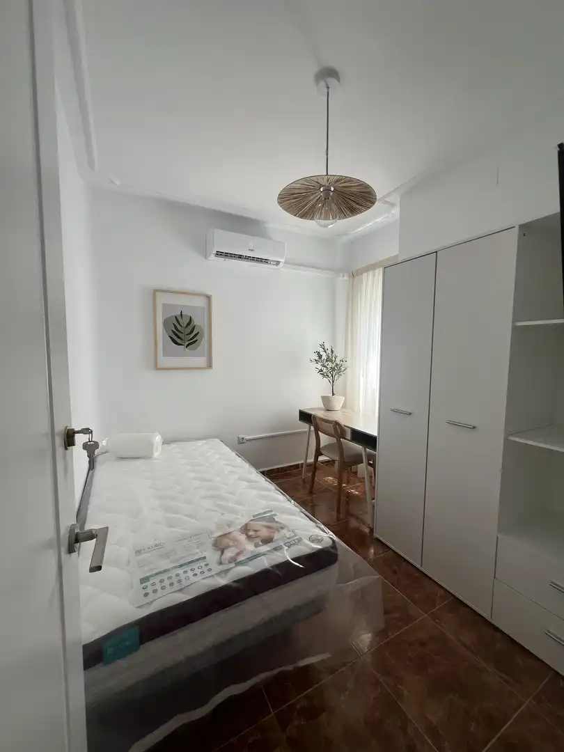 Habitació a Calle Maestro Caballero, 41, Campoamor Habitació a Calle Maestro Caballero, 41, Campoamor