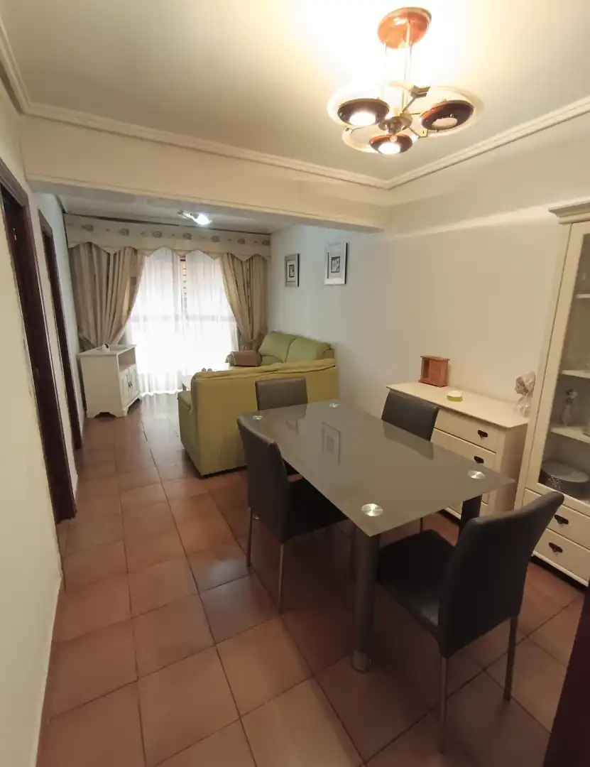 Piso en venta en Carrer de la Puríssima Concepció, 27, El Alborgí Comedor de Piso en venta en Paterna con Amueblado, Horno y Balcón
