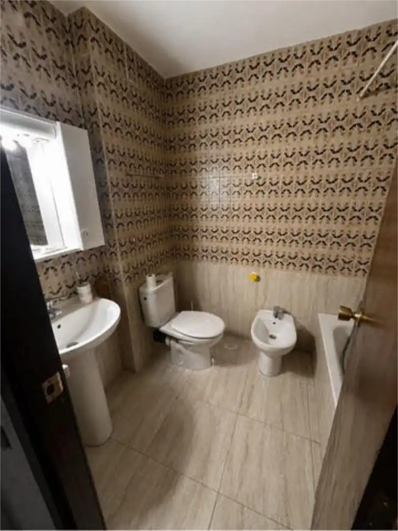 Bathroom of Apartments for rent in Benidorm