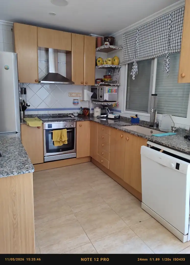 Houses for rent in Carrer 5, 12, La Cañada Kitchen of Houses for rent in Paterna with Air Conditioner, Private garden and Terrace