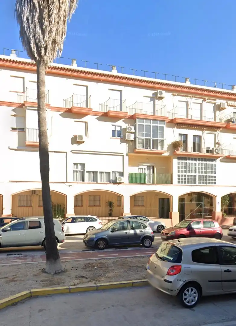 Garage zum Verkauf in Calle Luisa de Guzmán, 44, V Centenario - Piletas - Capuchinos Außenansicht von Garage zum Verkauf in Sanlúcar de Barrameda