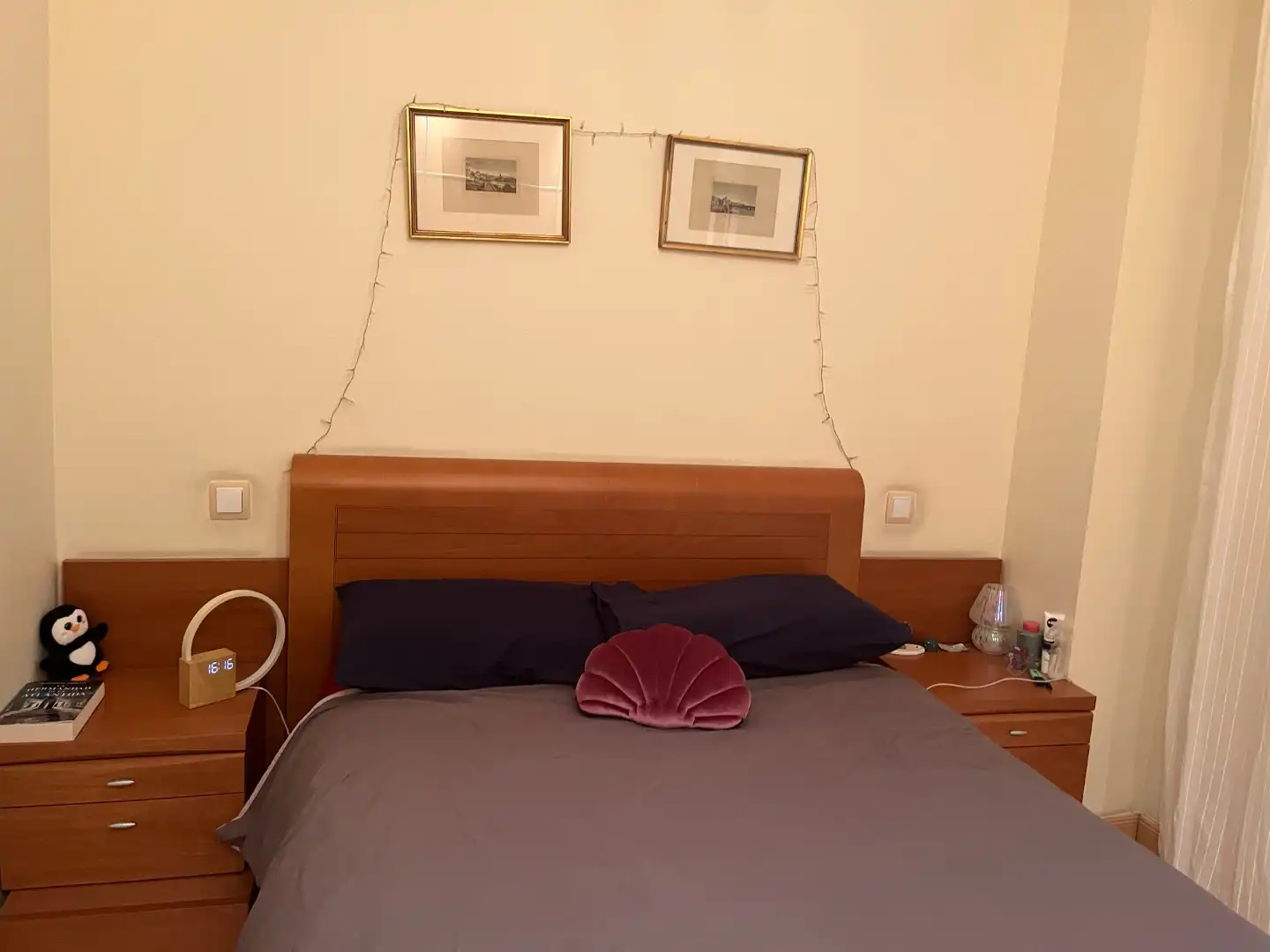 Schlafzimmer von Wohnung zur Miete in Madrid mit Heizung, Parkett und Möbliert