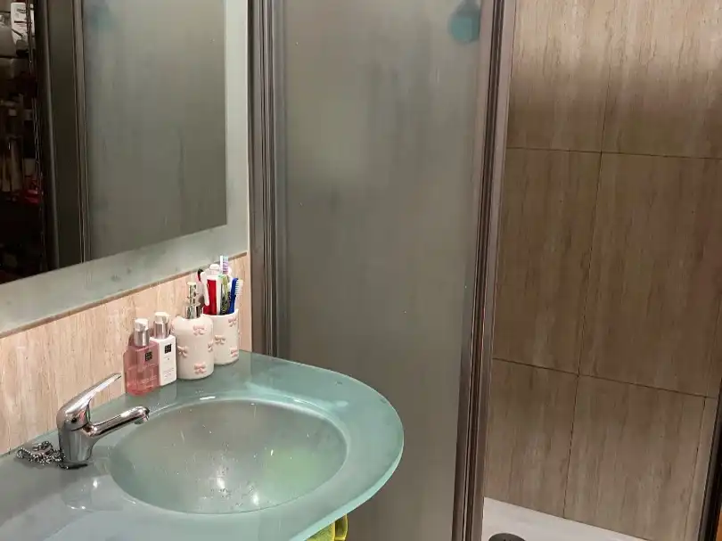 Badezimmer von Wohnung zur Miete in Madrid mit Heizung, Parkett und Möbliert