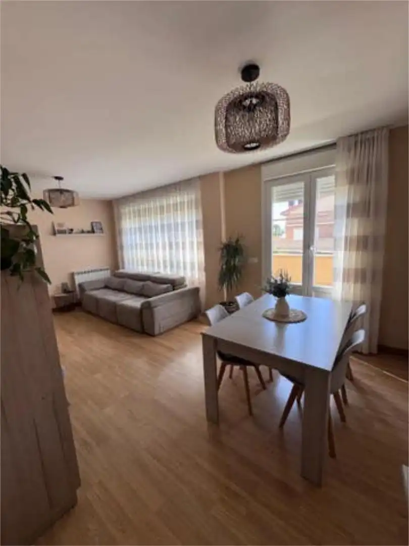 Ático en venta en Casalarreina Sala de estar de Ático en venta en Casalarreina con Terraza y Piscina