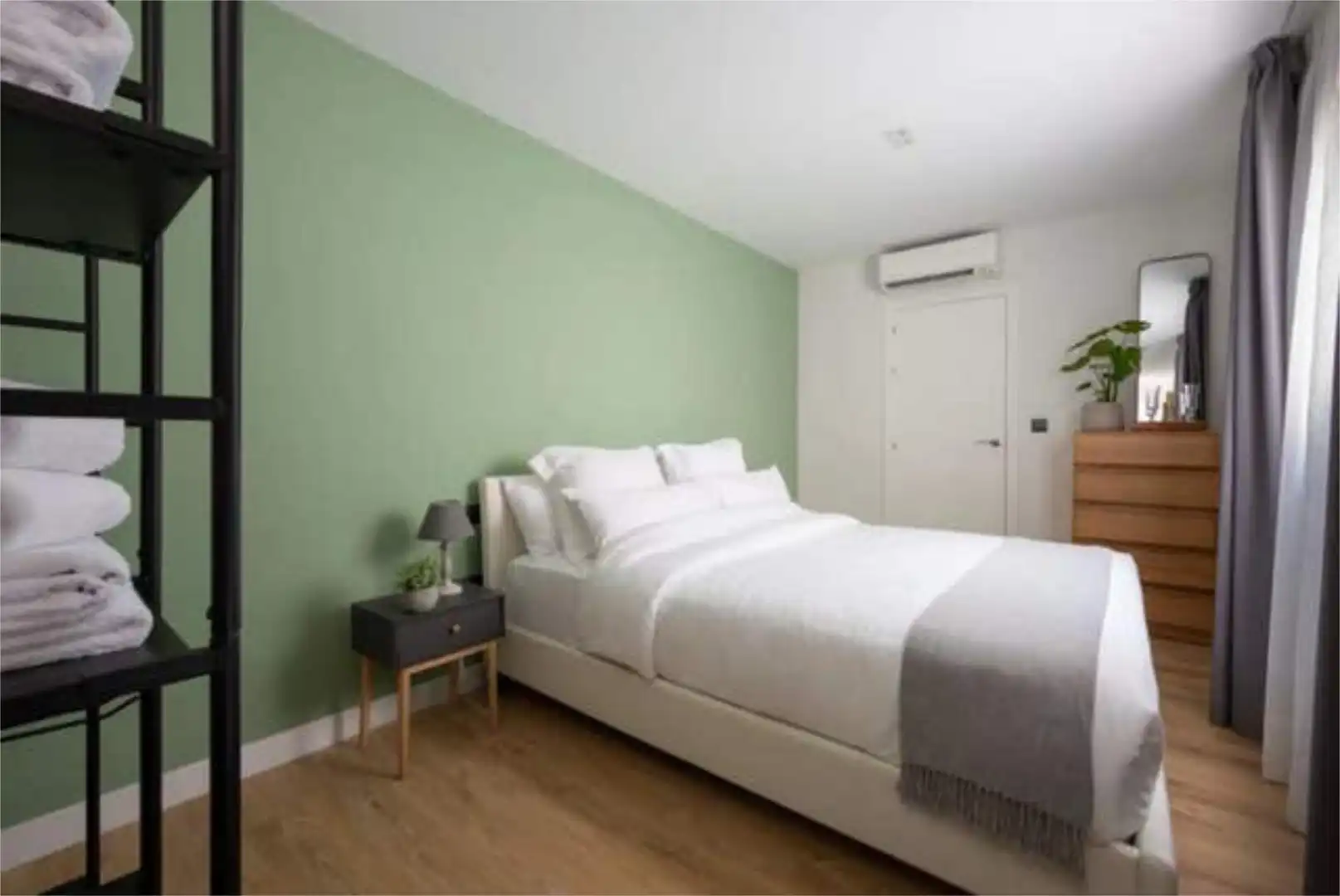 Flat for rent in Centro Histórico Bedroom of Flat for rent in Málaga with Heating, Private garden and Terrace