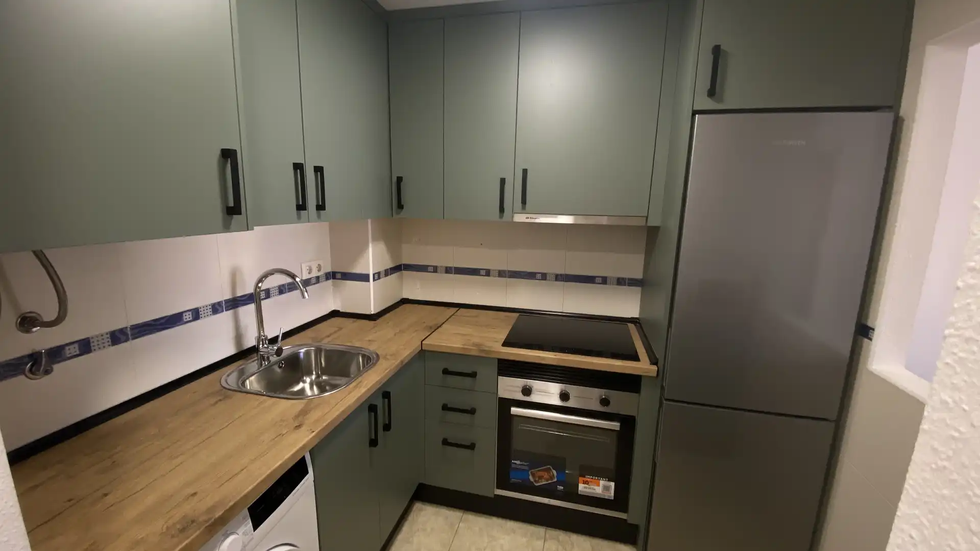 Flat for rent in Calle Miguel Rueda, 64, Aguadulce Norte Kitchen of Flat for rent in Roquetas de Mar with Air Conditioner, Heating and Private garden