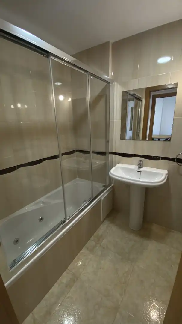 Flat for rent in Calle Miguel Rueda, 64, Aguadulce Norte Bathroom of Flat for rent in Roquetas de Mar with Air Conditioner, Heating and Private garden