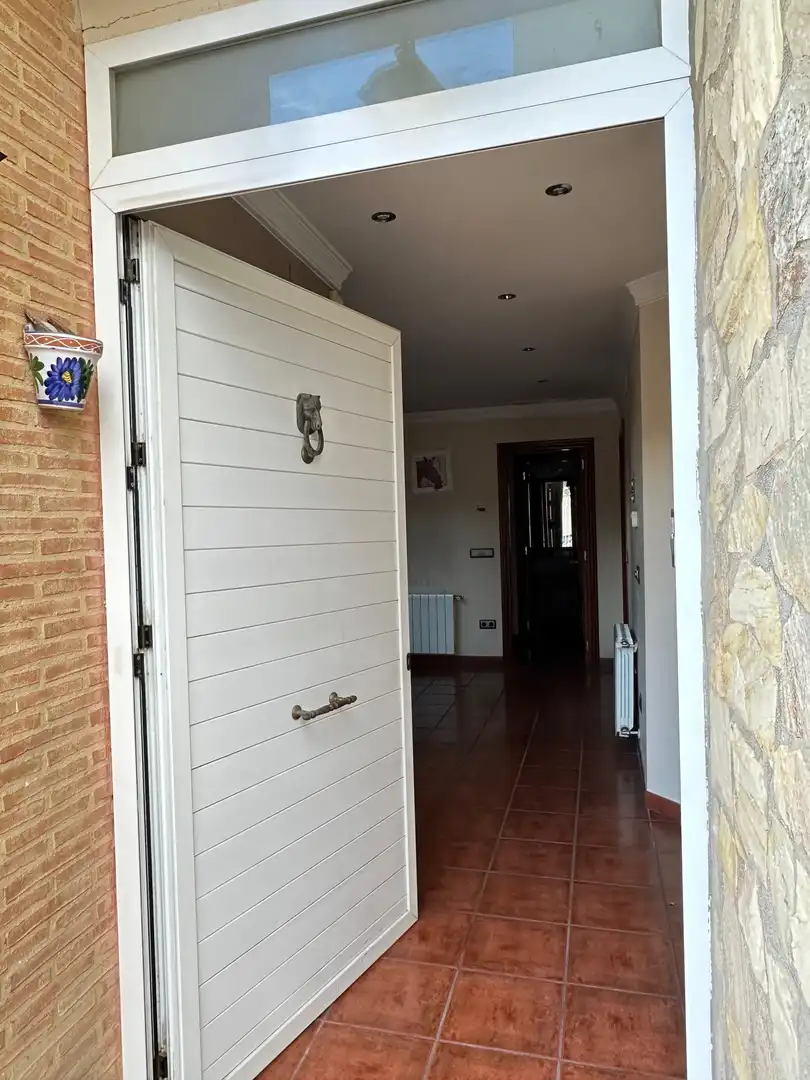 Houses for sale in Carrer de Simancas, 11, Torrent Houses for sale in Torrent with Air Conditioner, Terrace and Balcony