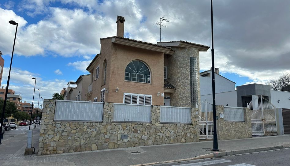 Houses for sale in Carrer de Simancas, 11, Zona Avenida al Vedat, Torrent - image 1 Photo 1 of Houses for sale in Carrer de Simancas, 11, Zona Avenida al Vedat, Torrent