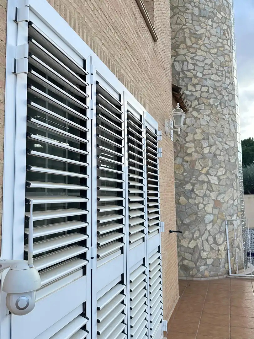 Houses for sale in Carrer de Simancas, 11, Torrent Exterior view of Houses for sale in Torrent with Air Conditioner, Terrace and Balcony