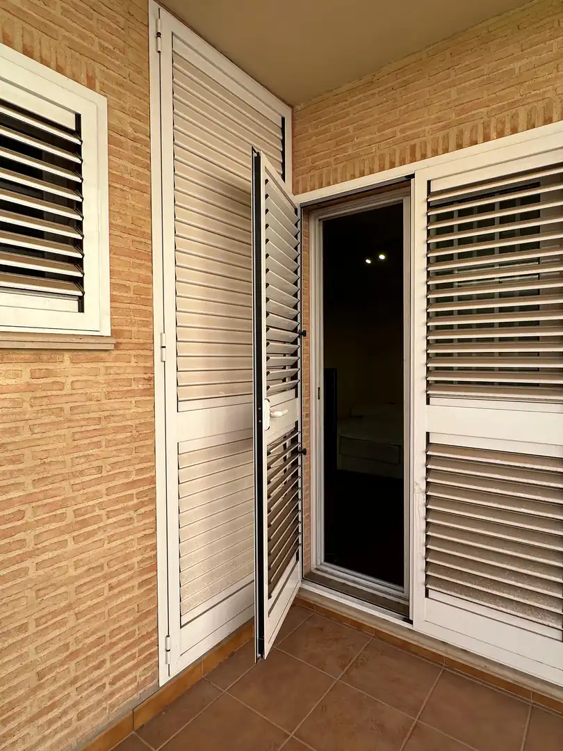 Houses for sale in Carrer de Simancas, 11, Torrent Exterior view of Houses for sale in Torrent with Air Conditioner, Terrace and Balcony