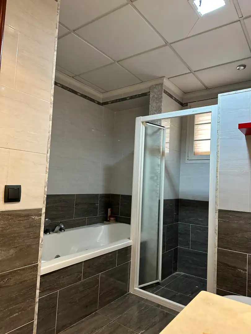 Houses for sale in Carrer de Simancas, 11, Torrent Bathroom of Houses for sale in Torrent with Air Conditioner, Terrace and Balcony