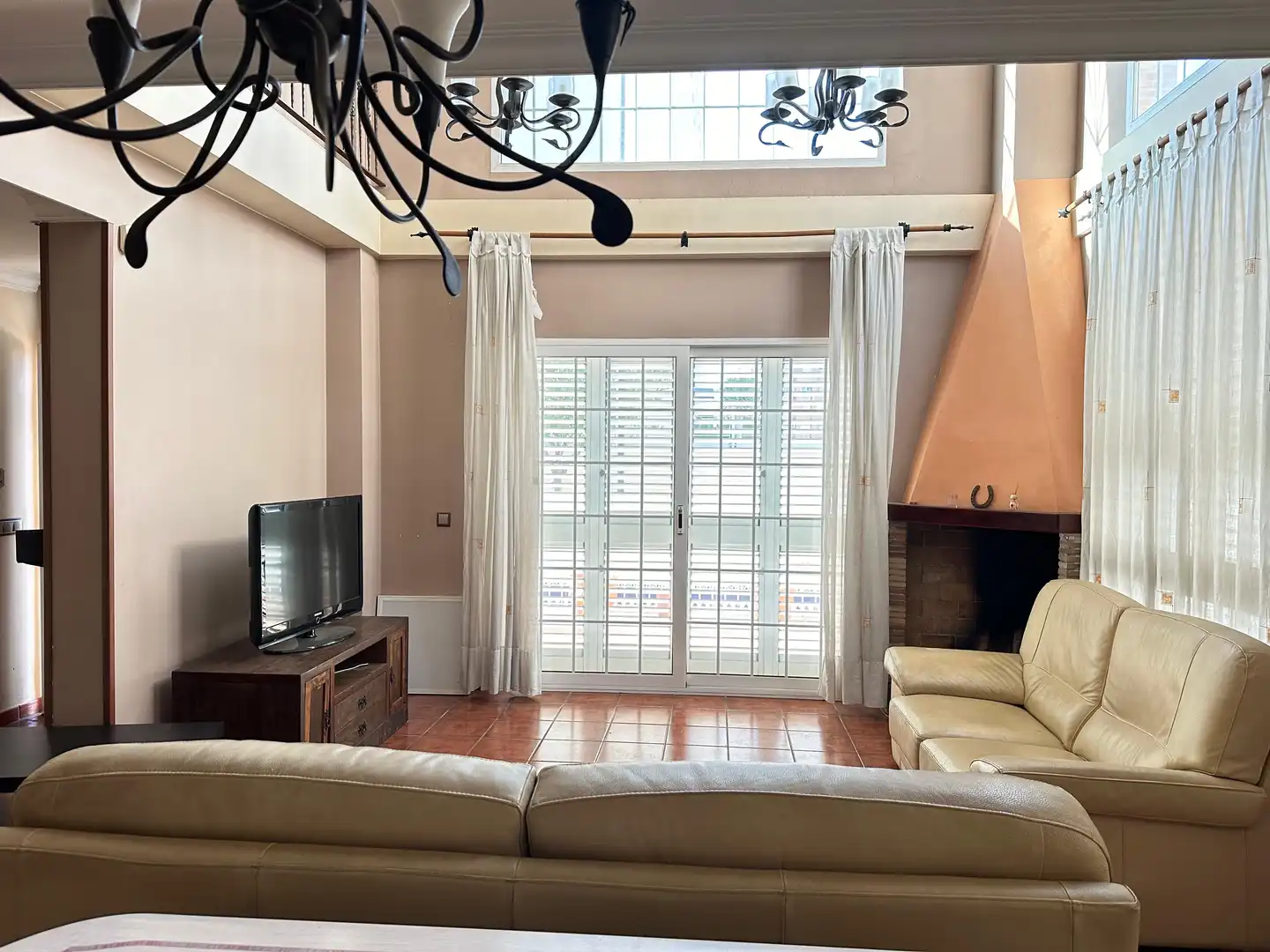 Houses for sale in Carrer de Simancas, 11, Torrent Living room of Houses for sale in Torrent with Air Conditioner, Terrace and Balcony