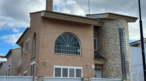 Foto 2 de Casa adosada en venda a Zona Avenida al Vedat, Torrent