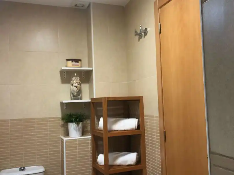 Flat for rent in Carrer Sant Jordi, 4, Busot Bathroom of Flat for rent in Busot with Air Conditioner, Heating and Furnished
