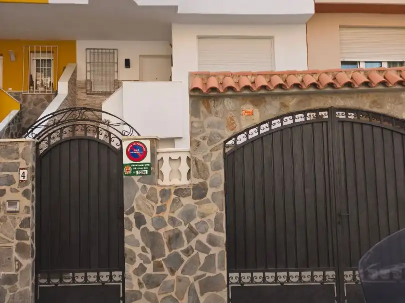 Piso de alquiler en Almería con Aire acondicionado, Calefacción y Amueblado