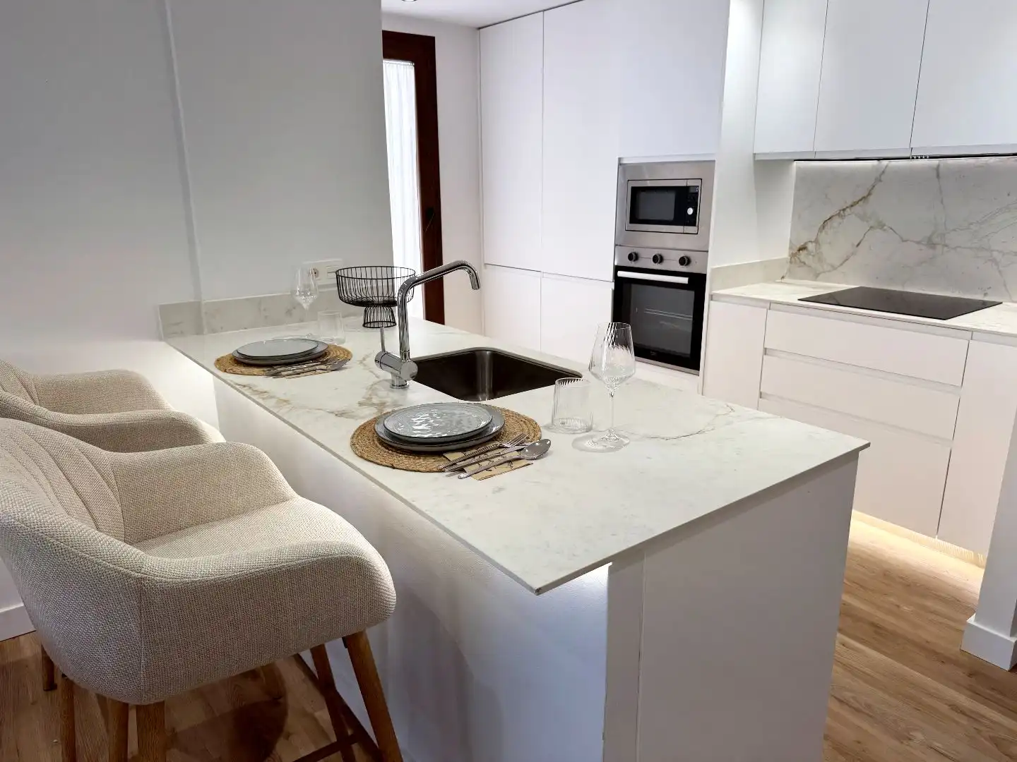 Flat for sale in Calle de Levante, 37b, Puerto de la Duquesa Kitchen of Flat for sale in Manilva with Air Conditioner and Terrace