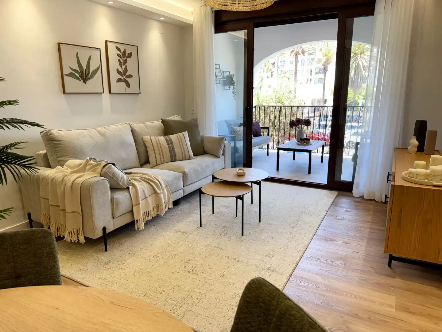 Flat for sale in Calle de Levante, 37b, Puerto de la Duquesa Living room of Flat for sale in Manilva with Air Conditioner and Terrace