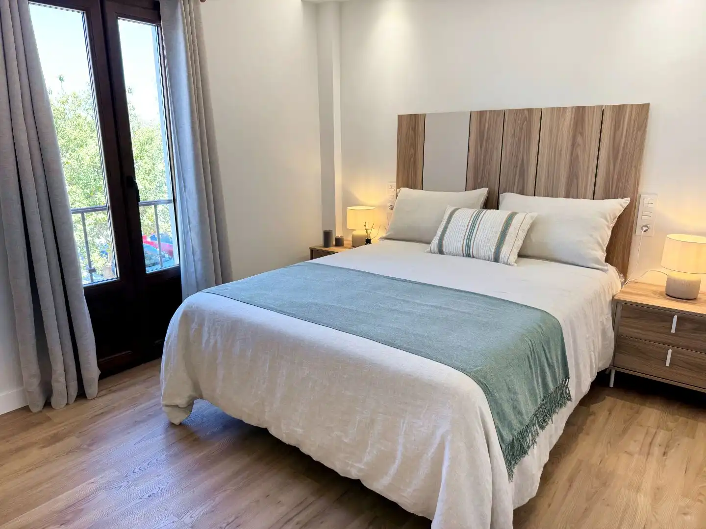 Flat for sale in Calle de Levante, 37b, Puerto de la Duquesa Bedroom of Flat for sale in Manilva with Air Conditioner and Terrace