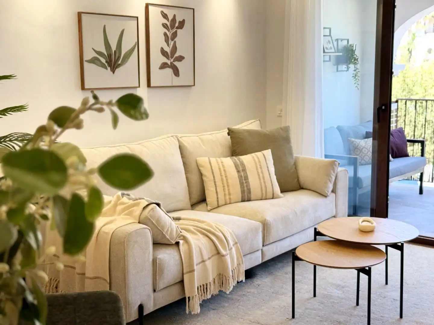 Flat for sale in Calle de Levante, 37b, Puerto de la Duquesa Living room of Flat for sale in Manilva with Air Conditioner and Terrace