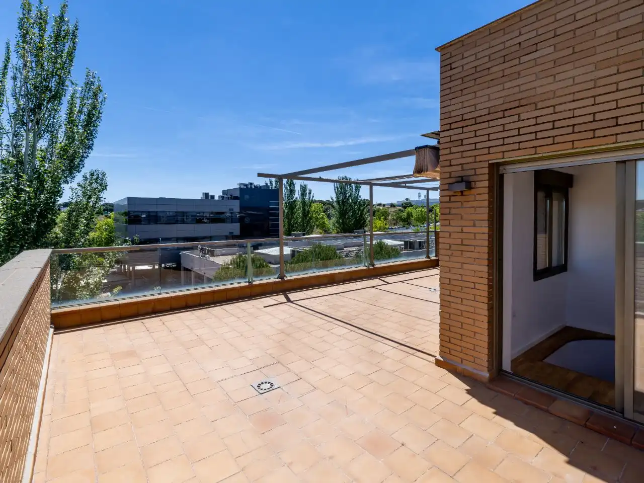 Ático en venta en Calle Camilo José Cela, 10, Parque Empresarial Terraza de Ático en venta en Las Rozas de Madrid con Aire acondicionado, Terraza y Piscina