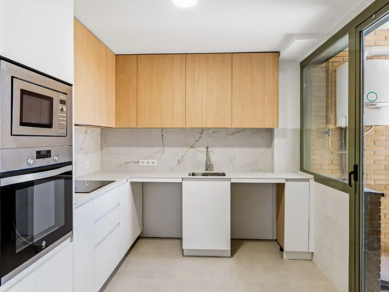 Ático en venta en Calle Camilo José Cela, 10, Parque Empresarial Cocina de Ático en venta en Las Rozas de Madrid con Aire acondicionado, Terraza y Piscina