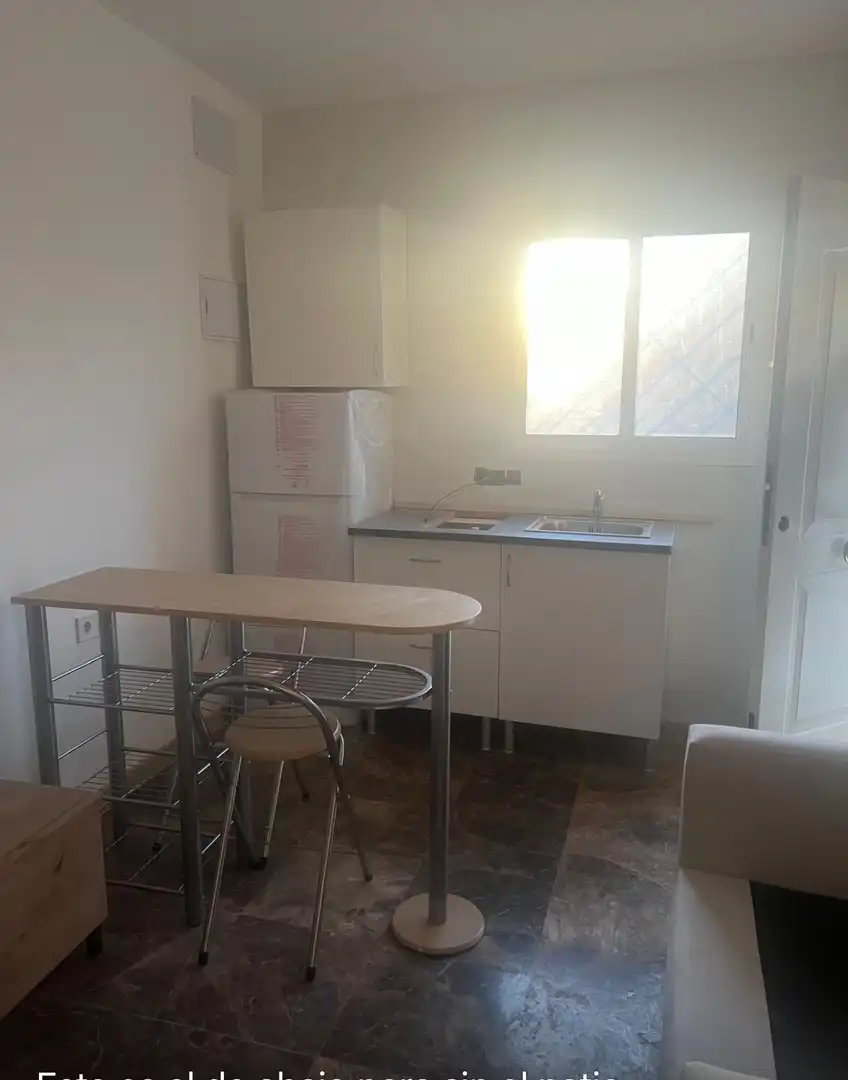 Apartament de lloguer a Calle Estornino, 1, Centro - Doña Mercedes Cuina de Apartament de lloguer en Dos Hermanas amb Aire condicionat, Calefacció i Moblat