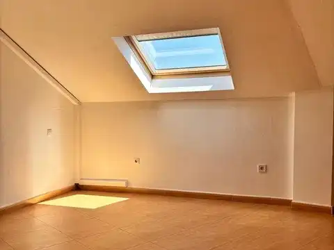 Maisonette zur Miete in Calle Malacuera, 36, Torrelaguna Maisonette zur Miete in Torrelaguna mit Klimaanlage