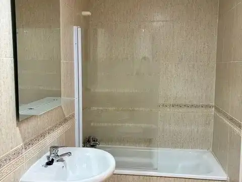 Maisonette zur Miete in Calle Malacuera, 36, Torrelaguna Badezimmer von Maisonette zur Miete in Torrelaguna mit Klimaanlage