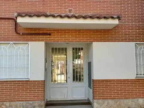 Maisonette zur Miete in Calle Malacuera, 36, Torrelaguna Außenansicht von Maisonette zur Miete in Torrelaguna mit Klimaanlage