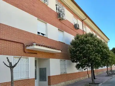 Maisonette zur Miete in Calle Malacuera, 36, Torrelaguna Außenansicht von Maisonette zur Miete in Torrelaguna mit Klimaanlage